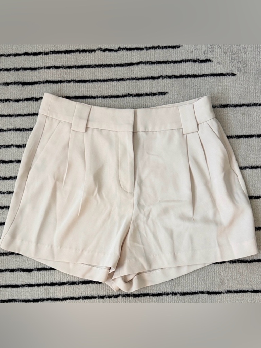 Express Women's Cream Colored Tailored Shorts
